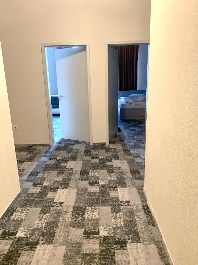 Albert Hotel Ploeszti Zewnętrze zdjęcie