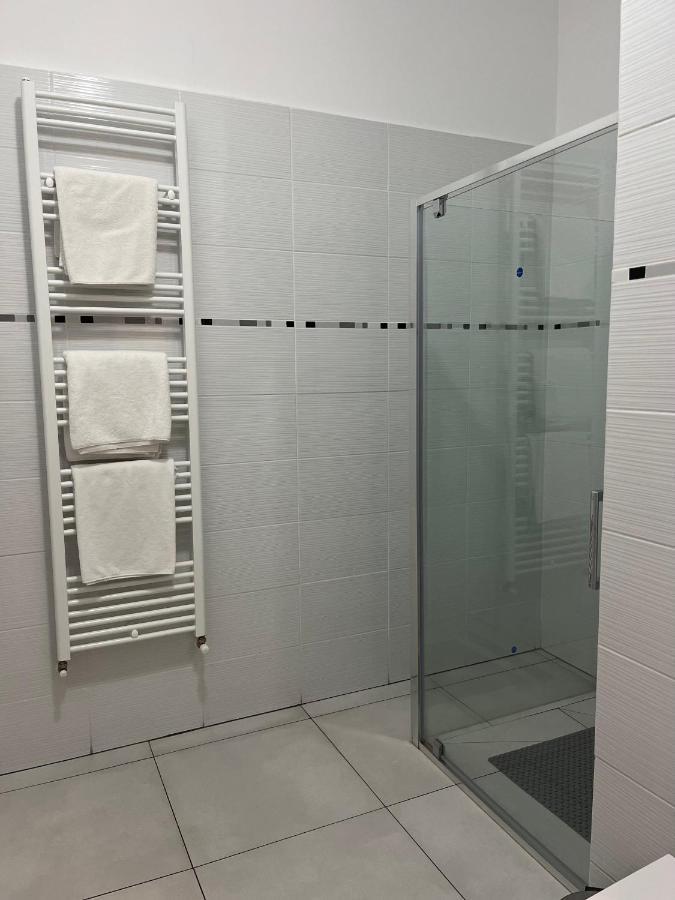 Albert Hotel Ploeszti Zewnętrze zdjęcie