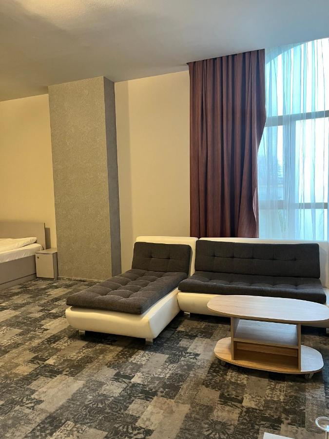 Albert Hotel Ploeszti Zewnętrze zdjęcie