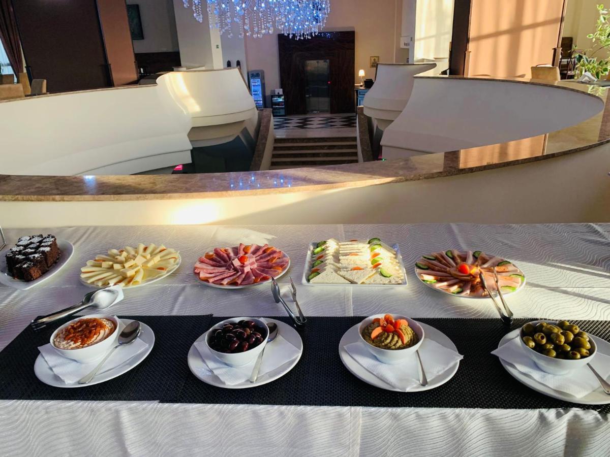 Albert Hotel Ploeszti Zewnętrze zdjęcie